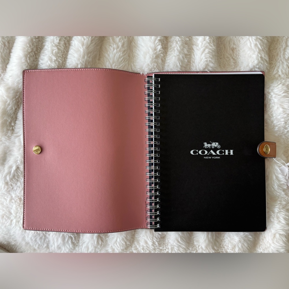 🌷Coach Signature Notebook - Picture 3 of 7